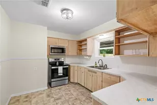 1003 Fern Ln, Victoria, TX 77904 - Photo 10