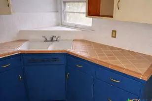 3401 Redwood Dr, Victoria, TX 77901 - Photo 4