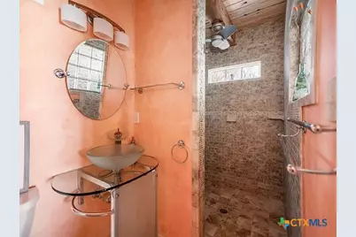 112 Wedig Street, Port Lavaca, TX 77979 - Photo 18