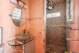 112 Wedig St, Port Lavaca, TX 77979 - Photo 18