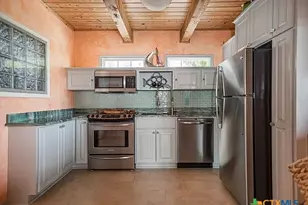 112 Wedig St, Port Lavaca, TX 77979 - Photo 12