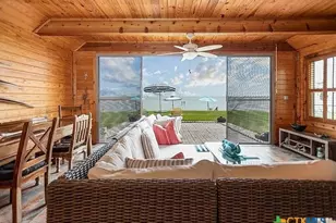 112 Wedig St, Port Lavaca, TX 77979 - Photo 8