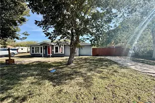 1922 Shofner Dr, Port Lavaca, TX 77979 - Photo 2