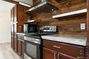 625 Creek Dr, New Braunfels, TX 78130 - Photo 10