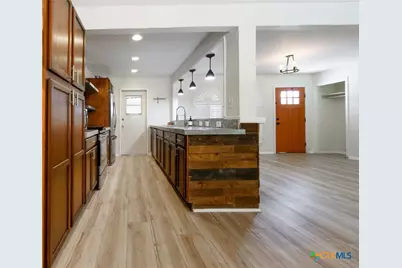 625 Creek Drive, New Braunfels, TX 78130 - Photo 8