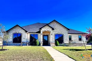 401 Willow Dr, Troy, TX 76579 - Photo 1