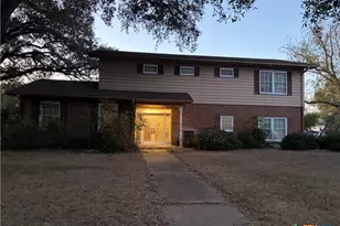 1014 N Hunt St, Cuero, TX 77954 - Photo 1