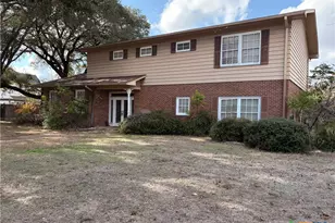1014 N Hunt St, Cuero, TX 77954 - Photo 2