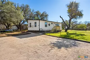 1401 Kingston Dr, Granite Shoals, TX 78654 - Photo 2