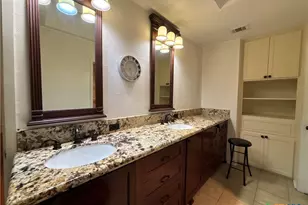 205 Magdalena Dr, Victoria, TX 77904 - Photo 16