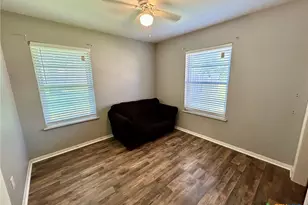 1612 Alamo Dr, Victoria, TX 77901 - Photo 10