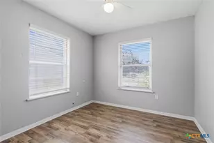1612 Alamo Dr, Victoria, TX 77901 - Photo 8