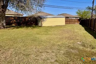 1612 Alamo Dr, Victoria, TX 77901 - Photo 18