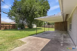 1612 Alamo Dr, Victoria, TX 77901 - Photo 10