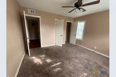 2302 E Mistletoe Avenue, Victoria, TX 77901 - Photo 18