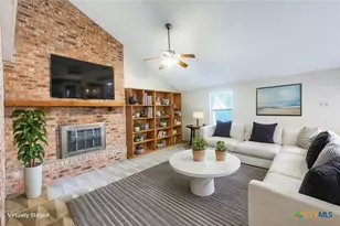 111 Oldtowne Rd, Seguin, TX 78155 - Photo 4