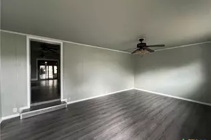 607 N Cleveland St, Victoria, TX 77901 - Photo 4