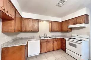 1792 Kuehler Ave, New Braunfels, TX 78130 - Photo 4