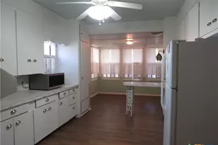 342 W Oak St, Goliad, TX 77963 - Photo 24