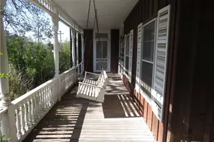 342 W Oak St, Goliad, TX 77963 - Photo 1