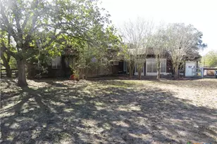 342 W Oak St, Goliad, TX 77963 - Photo 38