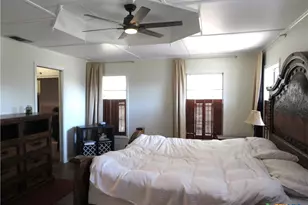 342 W Oak St, Goliad, TX 77963 - Photo 20