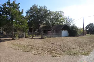 342 W Oak St, Goliad, TX 77963 - Photo 40