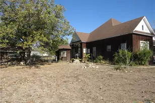 342 W Oak St, Goliad, TX 77963 - Photo 34