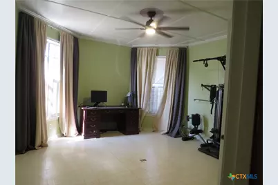 342 W Oak Street, Goliad, TX 77963 - Photo 10