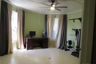 342 W Oak St, Goliad, TX 77963 - Photo 10