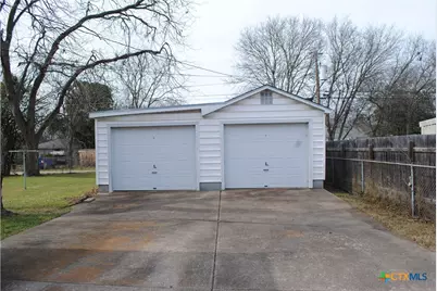 1818 S 35th Street, Temple, TX 76504 - Photo 2