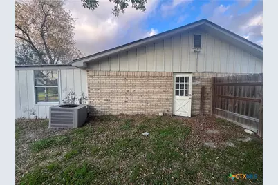 709 Pheasant Drive, Victoria, TX 77905 - Photo 20