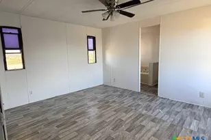 135 Creekway Ln, Seguin, TX 78155 - Photo 4