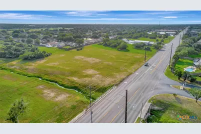 801 N John Stockbauer Drive, Victoria, TX 77904 - Photo 6