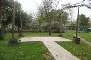 606 E 12th Ave, Belton, TX 76513 - Photo 18