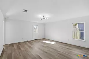 4001 Cressler Ln, Jarrell, TX 76537 - Photo 14