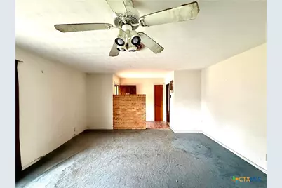 301 Angus Street, Victoria, TX 77904 - Photo 6