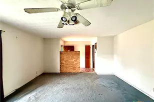 301 Angus St, Victoria, TX 77904 - Photo 6