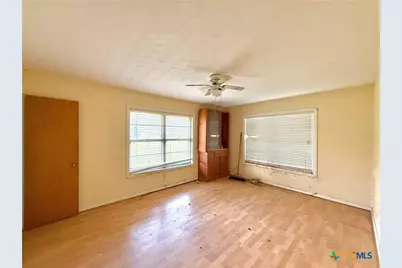 301 Angus Street, Victoria, TX 77904 - Photo 12