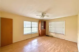 301 Angus St, Victoria, TX 77904 - Photo 12