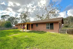 301 Angus St, Victoria, TX 77904 - Photo 18