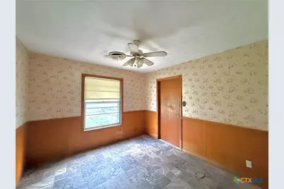 301 Angus Street, Victoria, TX 77904 - Photo 10