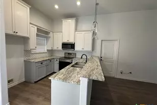 168 Navarro Xing, Seguin, TX 78155 - Photo 2