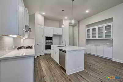 2031 Stephanie Avenue, New Braunfels, TX 78132 - Photo 2