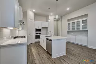 2031 Stephanie Ave, New Braunfels, TX 78132 - Photo 2