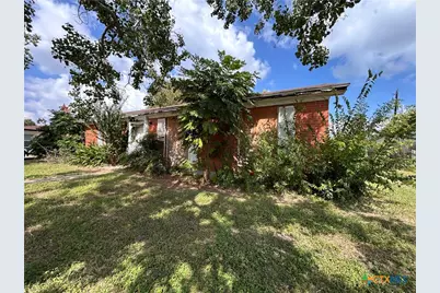 210 Travis Street, Port Lavaca, TX 77979 - Photo 2