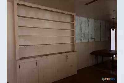 210 Travis Street, Port Lavaca, TX 77979 - Photo 4