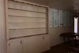 210 Travis St, Port Lavaca, TX 77979 - Photo 4