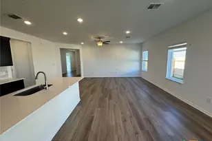 3725 Pin Oak Hls, Seguin, TX 78155 - Photo 6