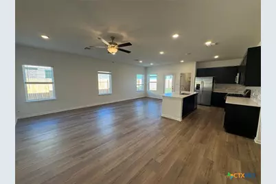 3725 Pin Oak Hills, Seguin, TX 78155 - Photo 4